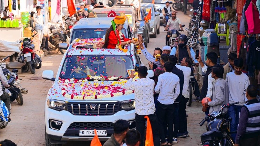 Sadhvi Prem Baisa suspicious death