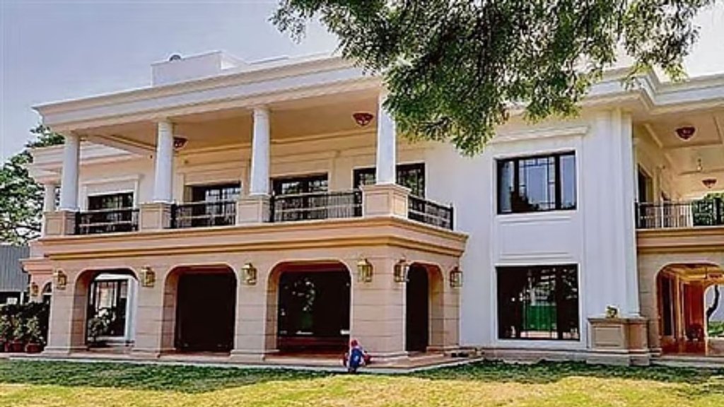 Sheeshmahal Entry Fee, BJP AAP Politics, Delhi Political News Sheeshmahal Entry Fee, BJP AAP Politics, Delhi Political News