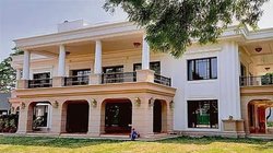 शीशमहल विवाद में नया ट्विस्ट, जनता से 10 रुपये, मीडिया से 10 हजार लेने का सुझाव; मंत्री के बयान ने तेज की बहस