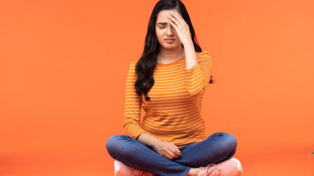 Sirdard ke karan, headache causes, daily habits causing headache, headache due to lifestyle, AIIMS doctor advice headache, headache prevention tips, migraine triggers, Sirdard ke karan in hindi, सिरदर्द की वजह, तेज सिरदर्द के कारण, सिरदर्द बढ़ाने वाली आदतें, बार-बार सिरदर्द क्यों होता है, सिरदर्द से राहत के उपाय, माइग्रेन और सिरदर्द, lifestyle headache causes, dehydration headache signs, how to prevent headache naturally, रोज सिरदर्द होने के कारण