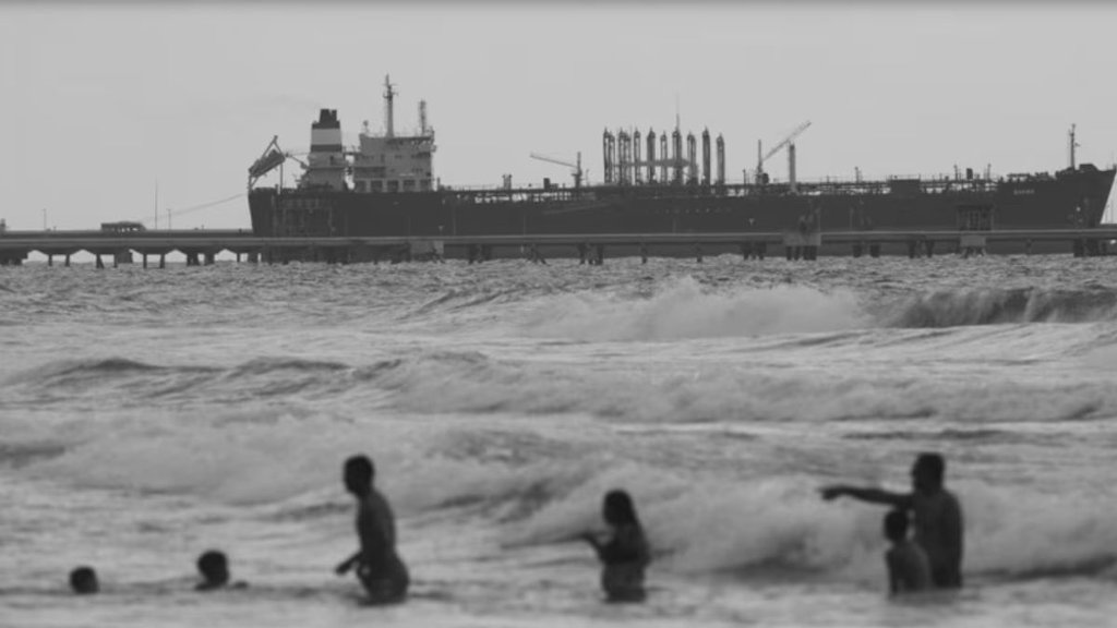 TRUMP, OIL TANKER, AMERICA