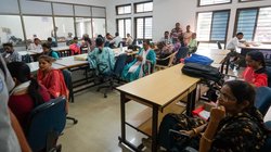 विचार: पढ़ाने से ज्यादा सरकारी कामों में उलझा दिए गए हैं शिक्षक, क्या अब सबसे सस्ता सरकारी संसाधन बन गए हैं अध्यापक?