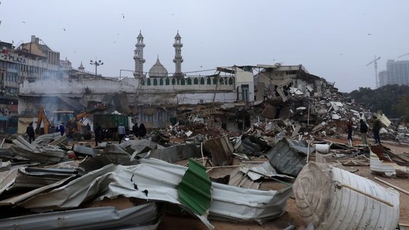 Turkman Gate stone pelting case, stone pelting case, delhi Turkman Gate