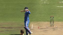 वैभव सूर्यवंशी ने लगाया ऐसा छक्का, गुम हो गई गेंद, अर्धशतक जड़ ‘पुष्पाराज’ स्टाइल में मनाया जश्न