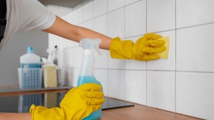 bathroom tiles, bathroom tiles cleaning tips, gandi tiles kaise saaf karen, clean bathroom tiles stain