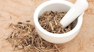 joint pain ayurvedic treatment, herbal remedy for stomach problems, ayurvedic herb benefits, natural treatment for joint pain, herbal medicine for digestion, ayurvedic remedy for arthritis, पेट की बीमारियों का इलाज, जोड़ों के दर्द के लिए जड़ी-बूटी, आयुर्वेदिक जड़ी-बूटी के फायदे, पेट और जोड़ों की समस्या, आयुर्वेदिक उपचार, जड़ी-बूटी से गठिया का इलाज, पेट दर्द के घरेलू उपाय, Ayurvedic Herbs, chitrak Herb,Chitrak benefits