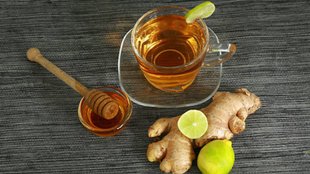 ginger water benefits, ginger water health benefits, ginger water daily use, ginger water fat loss, weight loss home remedies, morning drink for weight loss, अदरक पानी पीने से क्या होता है, अदरक पानी रोज पीना सही है या नहीं, अदरक पानी पीने का सही तरीका, अदरक पानी कब पिएं, अदरक पानी से वजन कम कैसे करें, ginger water benefits and side effects, how long to drink ginger water, ginger water side effects, अदरक पानी के फायदे, वजन घटाने के लिए अदरक पानी, अदरक पानी कितने दिन पीना चाहिए, ginger water for weight loss, adrak pani ke fayde, adrak wala paani pine se kya hota hai
