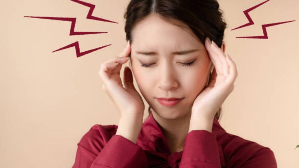 AIIMS Delhi doctor advice, habits that damage brain, early signs of dementia, neurological health tips, how to keep brain healthy, AIIMS neurologist warning, brain health habits, dementia prevention tips, parkinsons disease prevention, brain damage habits, AIIMS neurologist lists habits to avoid for brain health, habits that increase risk of dementia and parkinsons, brain health tips by AIIMS doctor, what causes dementia and parkinsons disease, behaviours to avoid to prevent brain diseases, दिमाग की सेहत खराब करने वाली आदतें, डिमेंशिया से बचाव के उपाय, पार्किंसन रोग से बचाव, AIIMS डॉक्टर की सलाह, दिमाग को तेज रखने के टिप्स