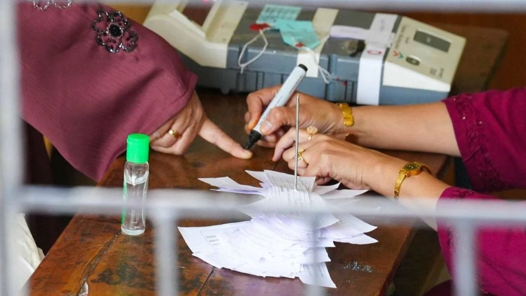 maharashtra | women fake vote | municipal election |