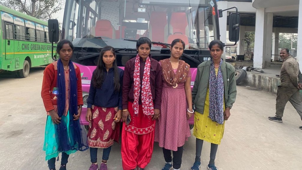 pink bus| bihar buses| republic day