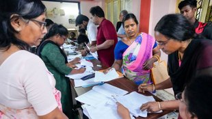 pune municipal corporation | shivsena | case against candidate |