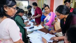 ‘वॉशरूम की ओर भागा, निगल लिए A और B फॉर्म…’, पुणे में चुनाव प्रचार के दौरान सामने आया हैरान करने वाला मामला