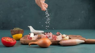 No salt after 7 PM benefits, Hansa Yogendra health tips Hindi, 21 days no salt challenge results, शाम को नमक न खाने के फायदे,