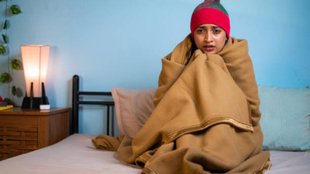 thand lagne Ke karan, thand zyada lagna kyu hota hai, bar bar thand lagna bimari, har waqt kampkapi hona, thand se pareshani ke karan, thyroid ke patients ko thand,ज्यादा ठंड लगने के कारण, बार बार ठंड लगना कौन सी बीमारी है, हर समय ठंड लगना क्यों होता है, cold intolerance disease symptoms, thyroid anemia cold sensitivity, cold intolerance causes, thyroid and cold sensitivity, anemia and feeling cold, excessive cold sensitivity, feeling cold all the time, thand lagna disease