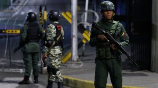 caracas explosion, caracas blast, venezuela explosions, explosions in caracas,