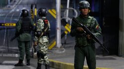 अमेरिका से तनाव के बीच वेनेजुएला की राजधानी काराकास में सात बम धमाके