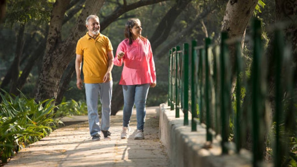 walking for senior citizens, ideal walking duration for elderly, benefits of walking for older adults, senior fitness tips, safe walking for seniors, heart health elderly exercise, balance and mobility in seniors, doctor advice walking elderly
