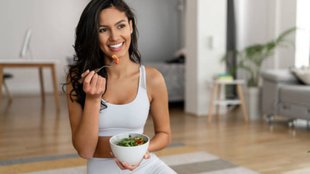 workout vs diet, diet or exercise for fitness, fitness tips by experts, healthy weight maintenance, fit rehne ke liye workout ya diet kya zaroori hai, healthy weight maintain kaise kare, experts kya kehte hain workout aur diet par, diet aur exercise ka sahi balance, fitness ke liye best routine, fitness myths and facts, weight loss vs weight maintenance, healthy lifestyle tips, फिट रहने के आसान उपाय, फिट रहने के लिए डाइट या वर्कआउट, फिटनेस के लिए क्या जरूरी है, वजन कंट्रोल करने के तरीके, डाइट और एक्सरसाइज में क्या बेहतर, फिट बॉडी के लिए क्या खाएं, एक्सपर्ट फिटनेस टिप्स