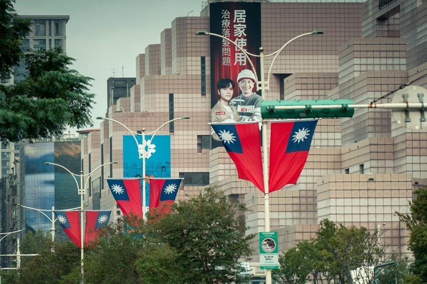 Advanced semiconductor manufacturing