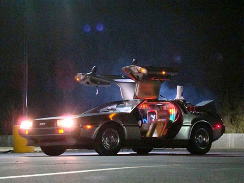 BACK TO THE FUTURE DELOREAN TIME MACHINE