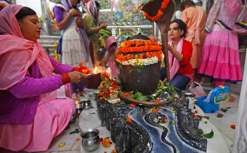 Importance of offering Bel leaves to Shivling