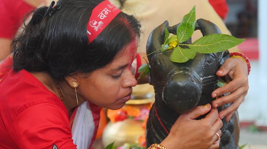 Rules for offering Belpatra on Shivling
