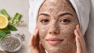 Chia Seed Face Mask | Chia seeds ko Face par kaise lagaye | Glowing Skin | Korean Glass Skin
