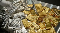 Gold, Silver Outlook : सोने, चांदी में कैसी रहेगी आगे की चाल? भारत-अमेरिका टैरिफ डील का क्या होगा लॉन्ग टर्म असर