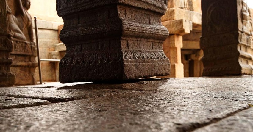 Hanging Pillar of Lepakshi