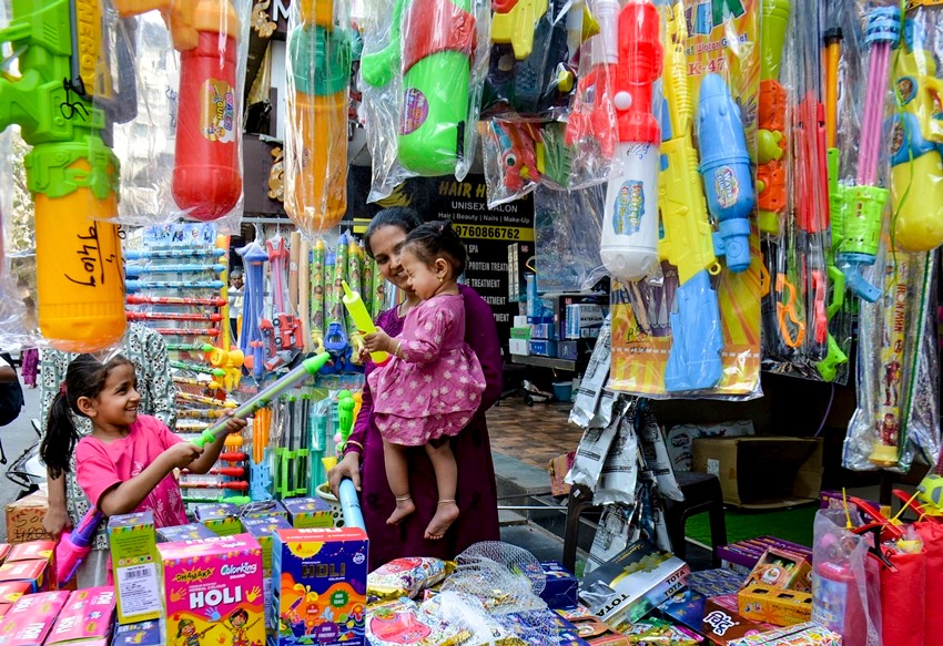 Holi water guns