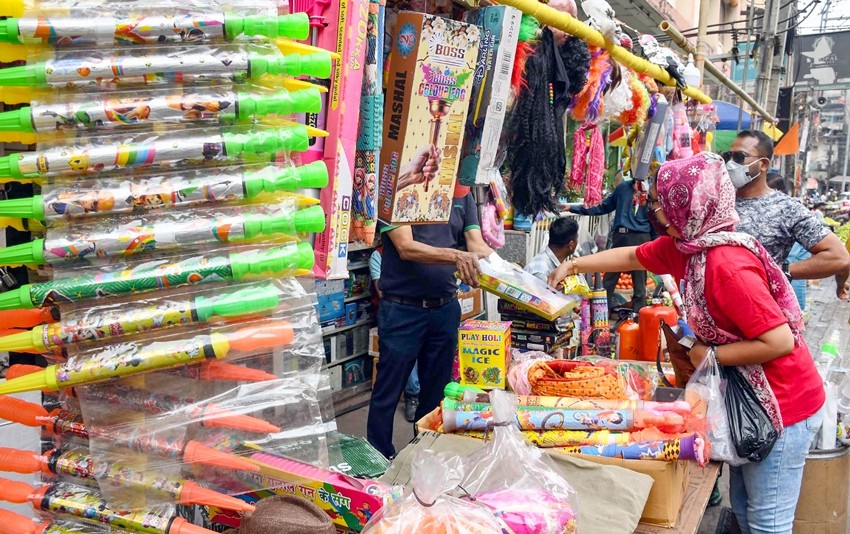 Holi festival markets India