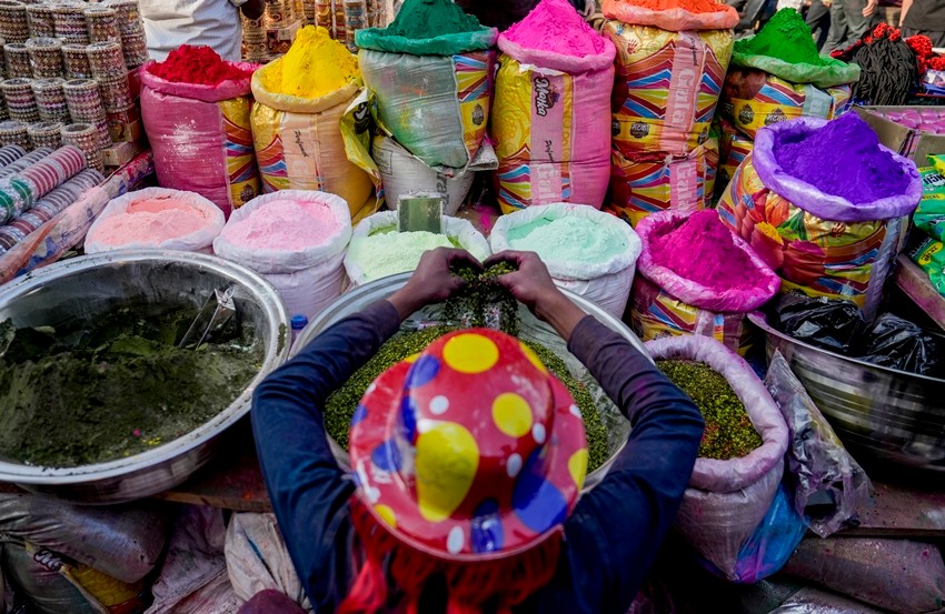Markets Decorated with Colors as India Gets Ready for Holi