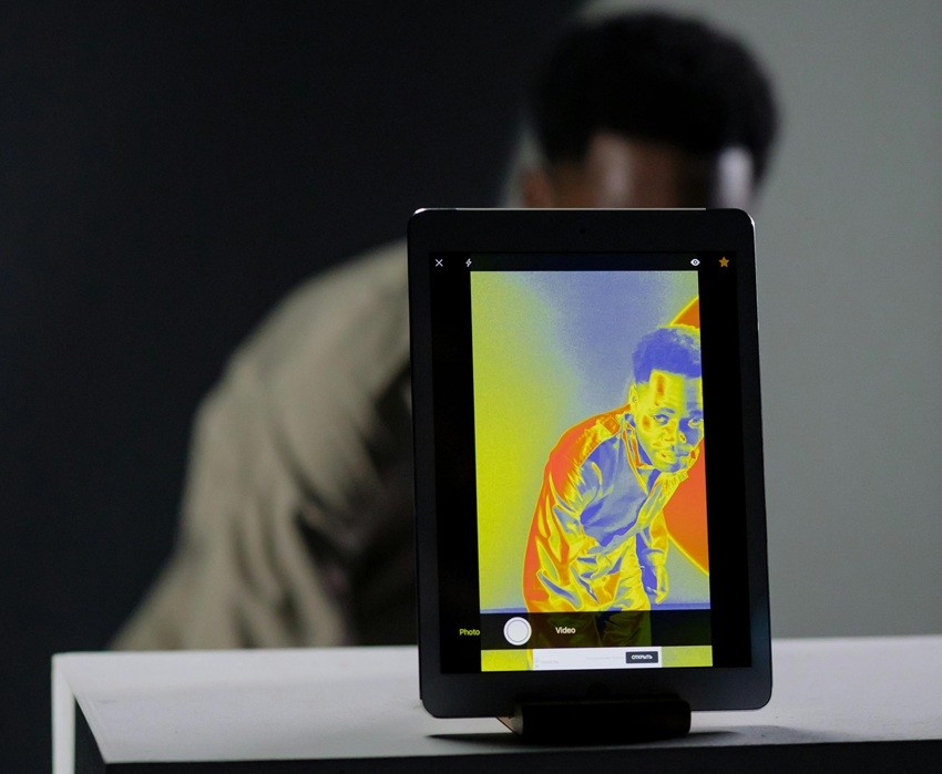 Hotel room privacy tips