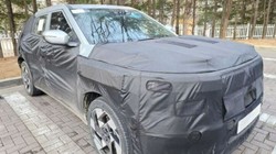 Hyundai Creta 2027 Spotted: नई हुंडई क्रेटा पहली बार इतनी करीब से आई नजर, 19-इंच अलॉय व्हील्स और ‘Boss Mode’ सीट ने बनाया सेगमेंट प्रीमियम एसयूवी