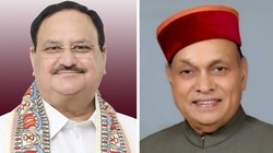 हिमाचल के पूर्व सीएम धूमल के पोस्टर पर लगाई जेपी नड्डा की तस्वीर, नाराज हुए कार्यकर्ता