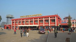 8 साल बिना वेतन: रेलवे स्टेशन के 172 मजदूर कैसे ‘गलत तरीकों’ से जिंदा रहे