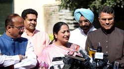 दिल्ली की महिलाओं को हर महीने मिलेंगे 2500 रुपये, रेखा सरकार उठाने जा रही यह बड़ा कदम, जानें पात्रता और रजिस्ट्रेशन की तिथि