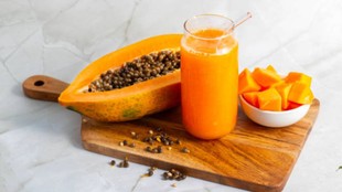 papaya seeds for digestion, papaya seeds for heart health, Papaya seeds benefits in Hindi, पपीते के बीज खाने के फायदे, पपीते के बीज के फायदे, दिल के लिए पपीते के बीज, पपीते के बीज कैसे खाएं, पपीते के बीज लिवर के लिए फायदेमंद, रोज पपीते के बीज खाने से क्या होता है, papaya seeds, papaya seeds for weight loss, health benefits of papaya seeds, papaya health benefits papita ke beej khane ke fayde