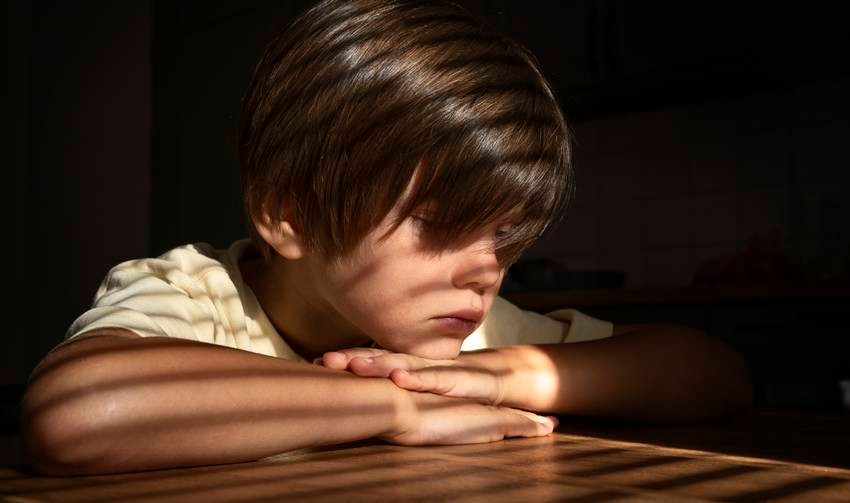 Socially withdrawn child parenting