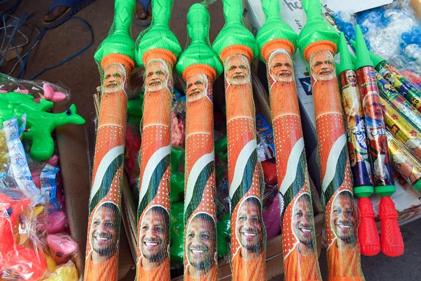 Holi Shopping Picks Up Pace as Festive Season Nears