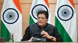 क्या अमेरिका के टैरिफ में कटौती के बाद भारत ने कम कर दिया रूस से तेल खरीदना?