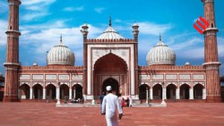 दिल्ली की 7 ऐतिहासिक मस्जिदें, रमजान में जा सकते हैं नमाज अदा करने