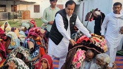 ‘बीजेपी नेता जौनापुरिया का बर्ताव निंदनीय’, मुस्लिम महिला से कंबल वापस लेने को लेकर कांग्रेस का हमला