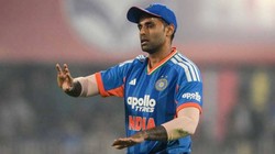 रिंकू सिंह-एमएस धोनी से आगे निकले सूर्यकुमार, T20I प्रारूप के 20वें ओवर में 13 छक्के लगाकर बनाया खास रिकॉर्ड