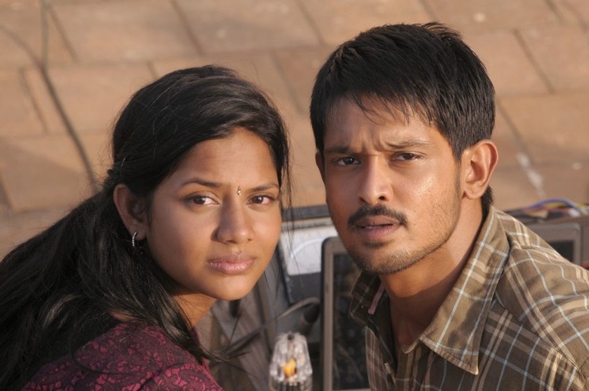 Tamizhuku En Ondrai Azhuthavum