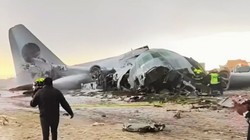 नए नोट ले जा रहा एयरफोर्स का विमान क्रैश, 15 लोगों की मौत और 30 घायल