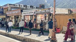 J&K: आबादी 56% लेकिन कश्मीर में जारी हुए सिर्फ 14% रिजर्व कैटेगरी सर्टिफिकेट, जम्मू में संख्या- 10,16,309