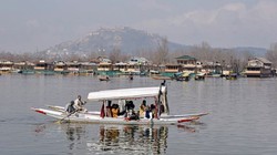 Weather Update: पहाड़ों पर बर्फबारी, मैदानी इलाकों में बारिश की संभावना; जानें मौसम का हाल