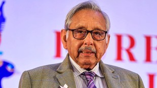 Congress, Kerala, Pinarayi Vijayan, Shashi Tharoor,