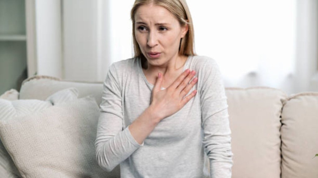 breathlessness while talking, shortness of breath while speaking, breathlessness causes, breathing problem while talking, why do I feel breathless while talking, breathlessness symptoms, fatigue and breathlessnessm breathing difficulty causes, breathlessness health problem, is breathlessness while talking dangerous, breathlessness while talking doctor explains, सांस फूलने की समस्या क्यों होती है, सांस फूलना, saans foolne ka karan, bolte hue saans foolna